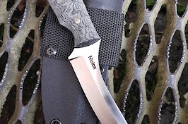 Capreolus gralloching knife in Niolox steel.
